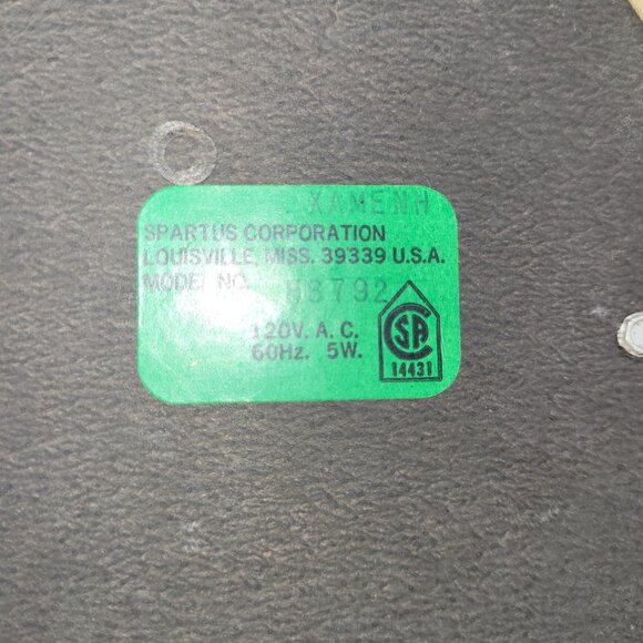 Chianti Wine Bottle Vintage Plastic Clock Model H6792 Made USA - Picture 3 of 4